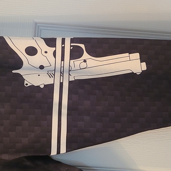 💥💥💥💥💥 Gun Strap capri length Leggings womans large retired! - Picture 2 of 4